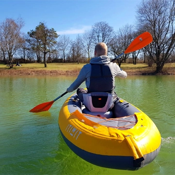 Canoé kayak sur étang